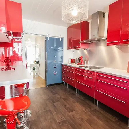Le Sixieme Ciel Apartment *